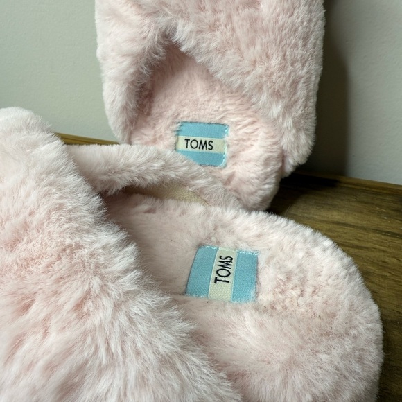 TOMS Pink Faux Fur Wm Susie Slip Womens Slippers sz 11 US Women Pink - Picture 6 of 8